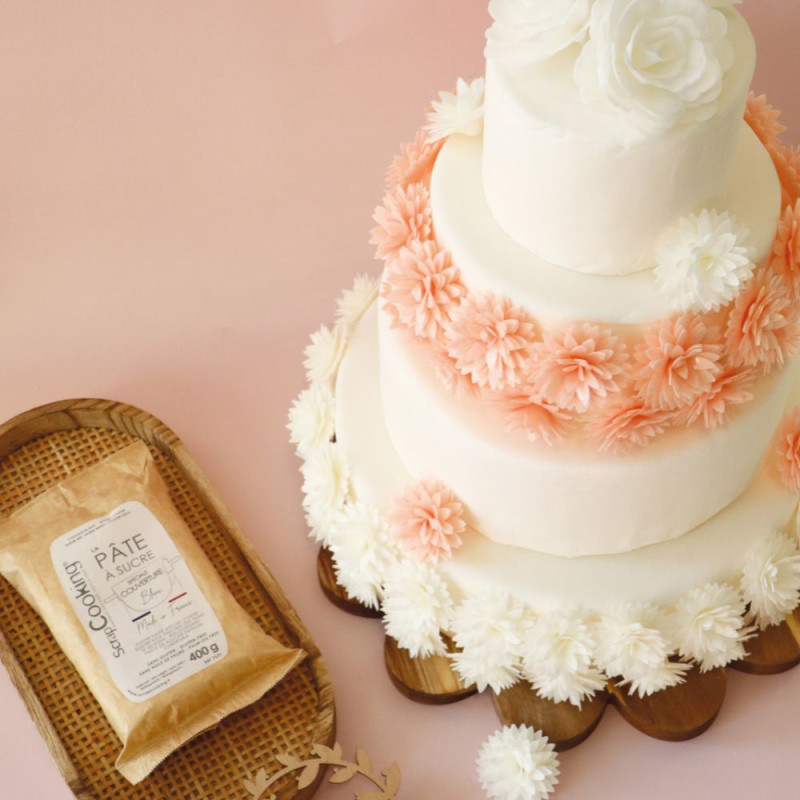 5 dahlias en azyme blanc et rose pastel pour déco de gâteaux