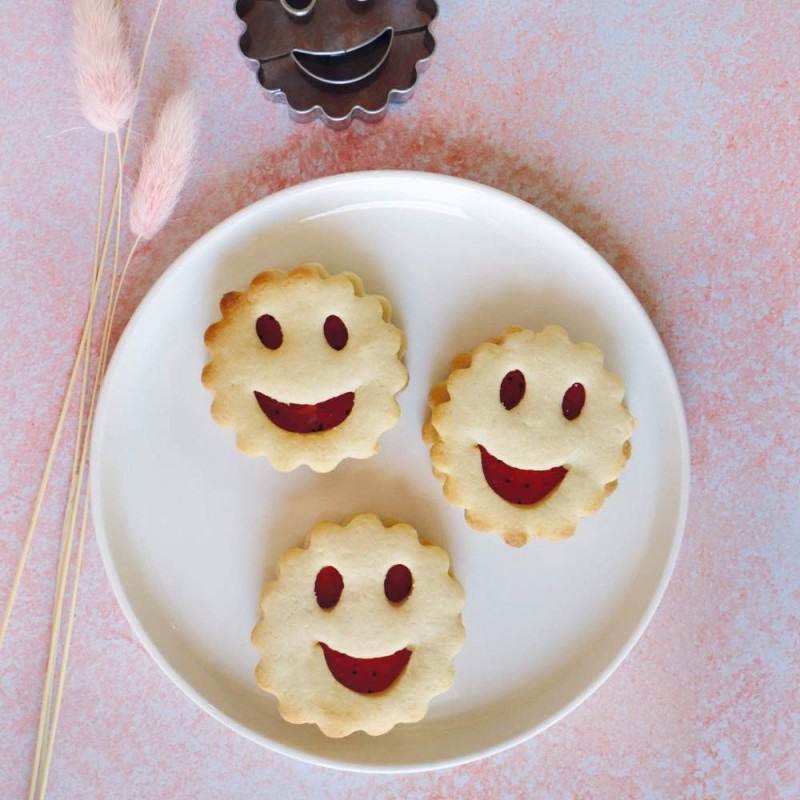 2 emporte-pièces pour biscuits sourire