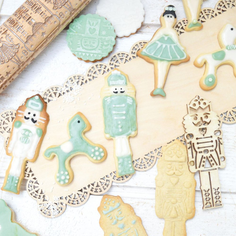 Cookie cutter + wood embosser Nutcracker - product image 7 - ScrapCooking