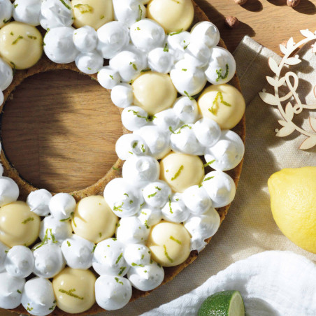 Ambiance tarte au citron meringuée avec dôme citron