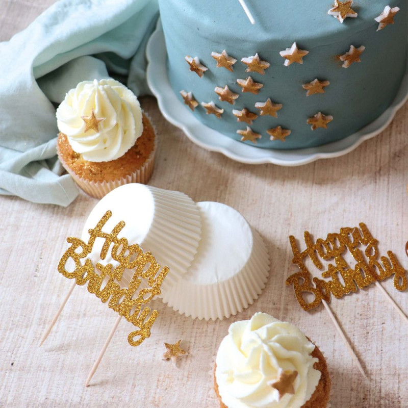 Cupcakes et gâteau d'anniversaire avec Caissettes et cake toppers "Happy birthday"