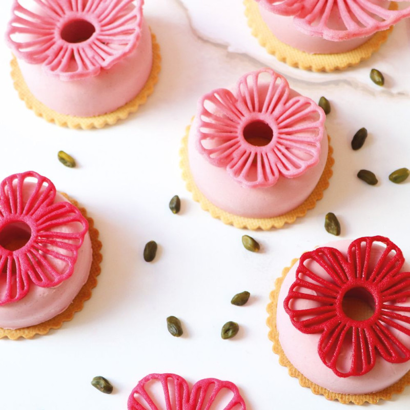 Donuts roses décorés de fleurs en sucre ScrapCooking®