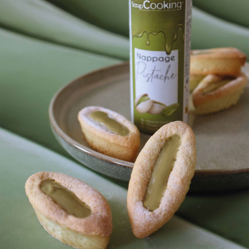 Pistachio cake glaze for green desserts | ScrapCooking®