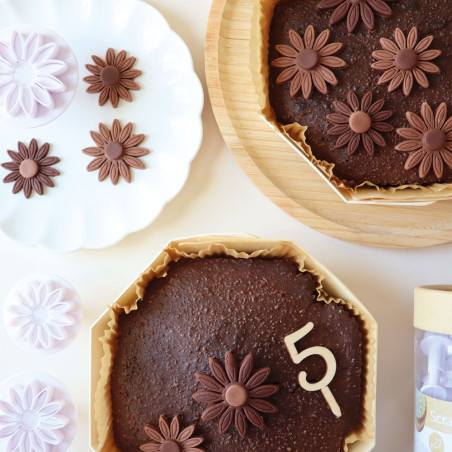 Cake au chocolat fait avec le moule airfryer rond 18cm et caissettes sulfurisées ScrapCooking®