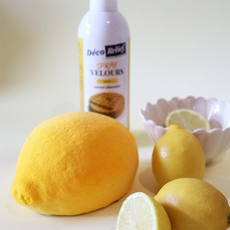 Professional yellow velvet spray for pastry | ScrapCooking