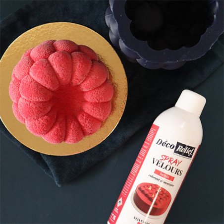 Professional pink fuchsia pastry velvet spray