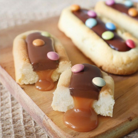 Finger biscuits with milk chocolate and caramel filling