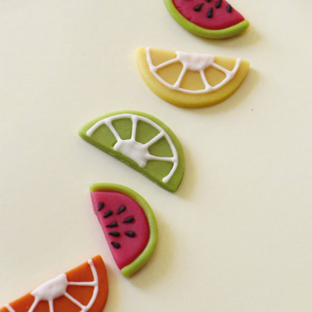 Marzipan fruit shaped cake decorations | ScrapCooking®