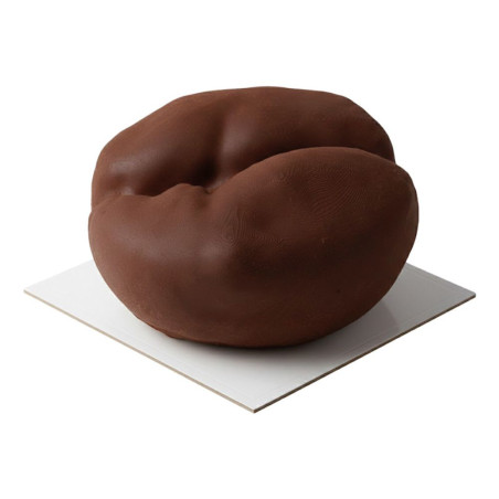 Entremet trompe l'œil réaliste en forme de grain de café