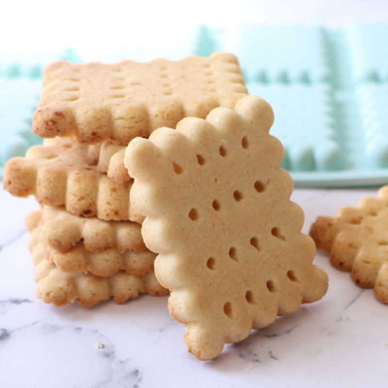 Biscuits petit beurre et leur moule en silicone ScrapCooking®