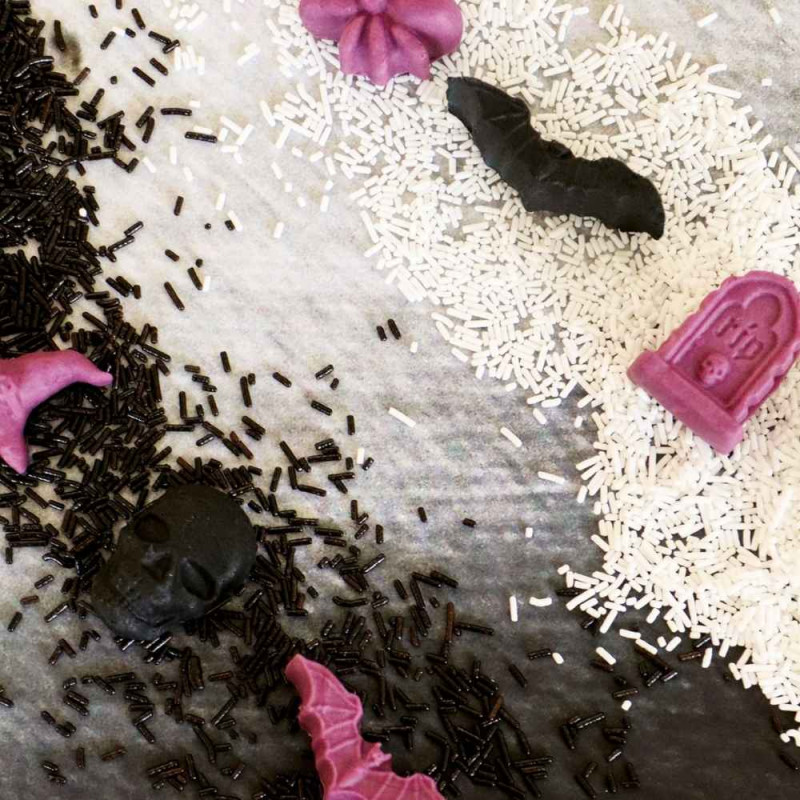 Ambiance bonbons violets et noirs Halloween - ScrapCooking