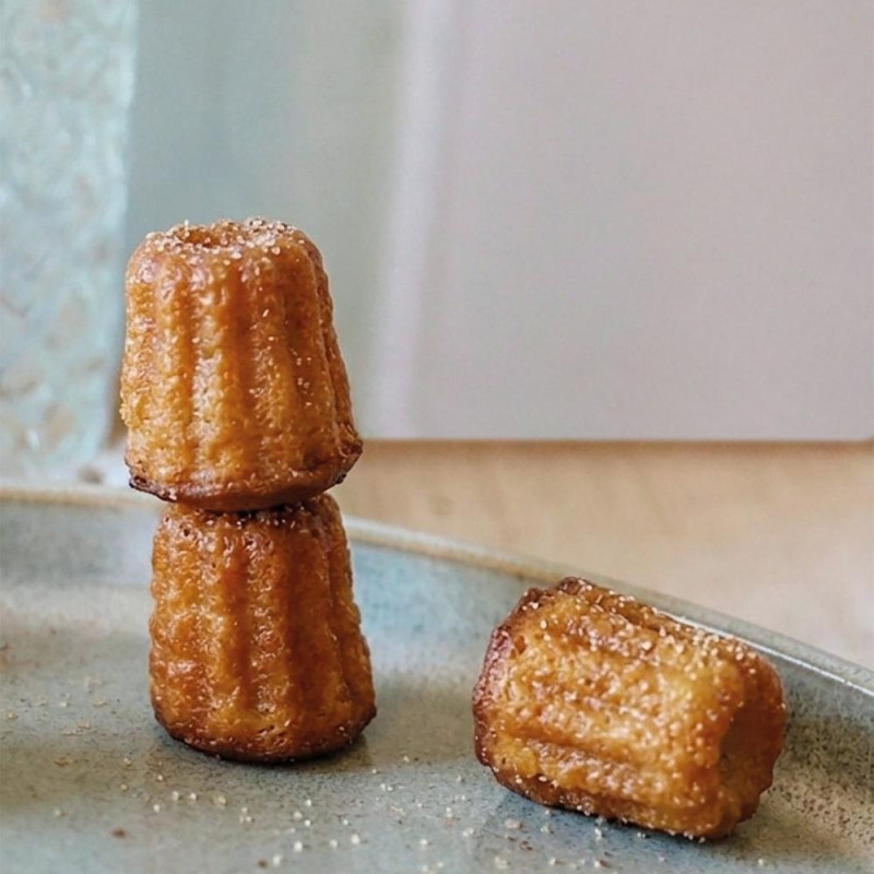 Close-up of cannelés - ScrapCooking