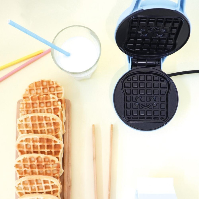 Waffles + Kawaii mini waffle maker from Waffle Factory - ScrapCooking
