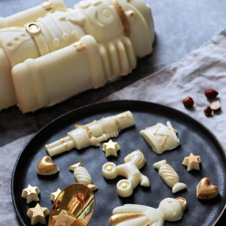 Photo of a Yule log and chocolate decorations + Nutcracker mould - ScrapCooking