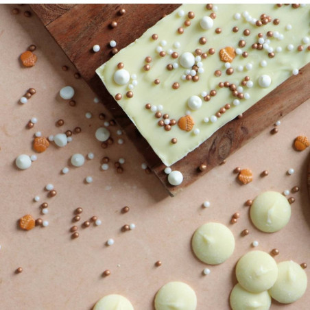 Photo of a chocolate tablet with scattered sweet decorations – Autumn 3D mix - ScrapCooking®