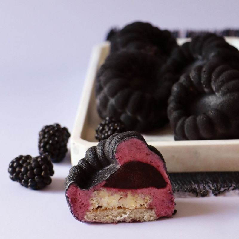 Sliced blackberry with a raspberry trompe-l’œil effect - ScrapCooking®