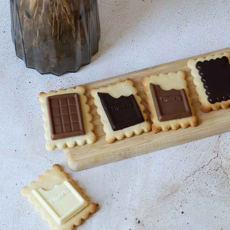 School 3 Chocolates Online Biscuit Theme - ScrapCooking®