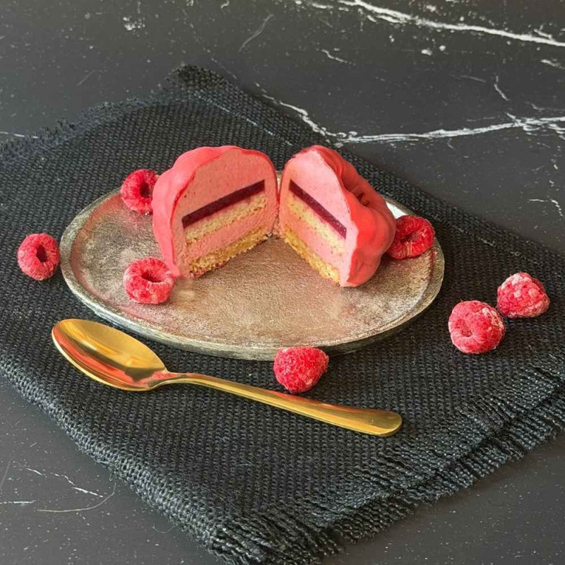 Decor with fat-soluble raspberry food colouring - ScrapCooking
