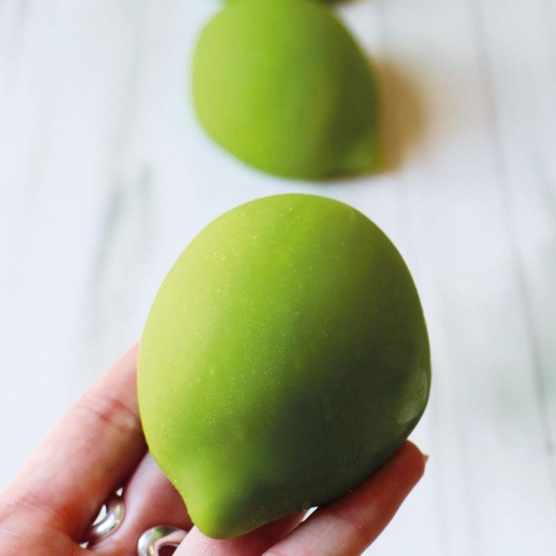 Close-up of a lime trompe-l’œil - ScrapCooking
