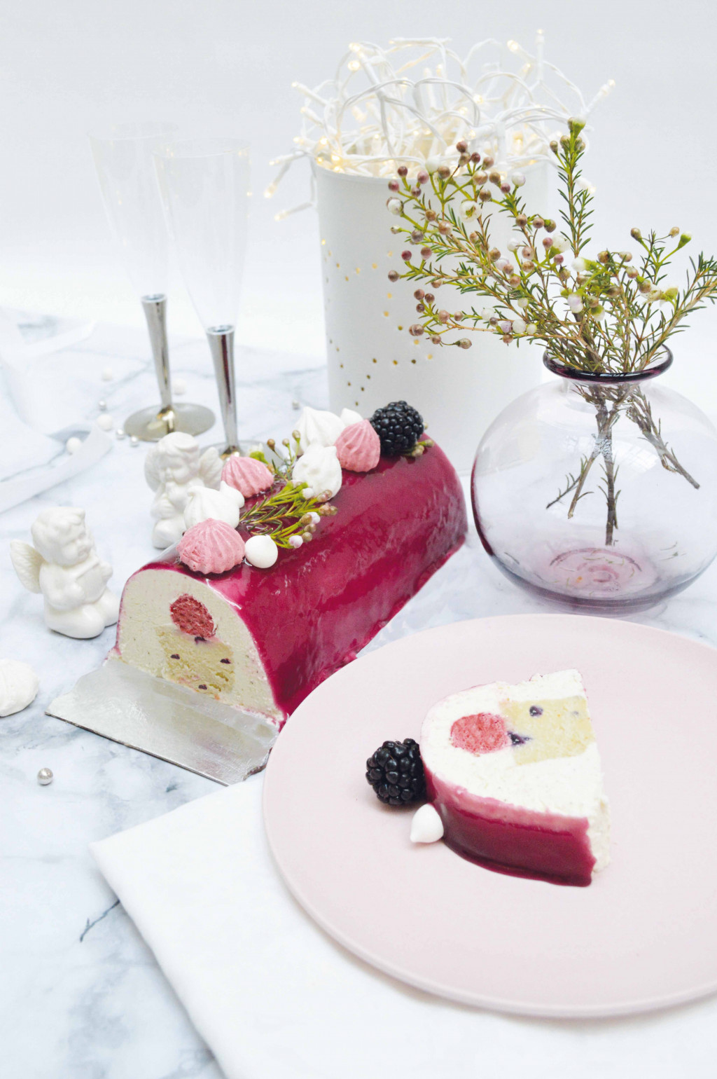 Bûche vanille tonka & fruits rouges 