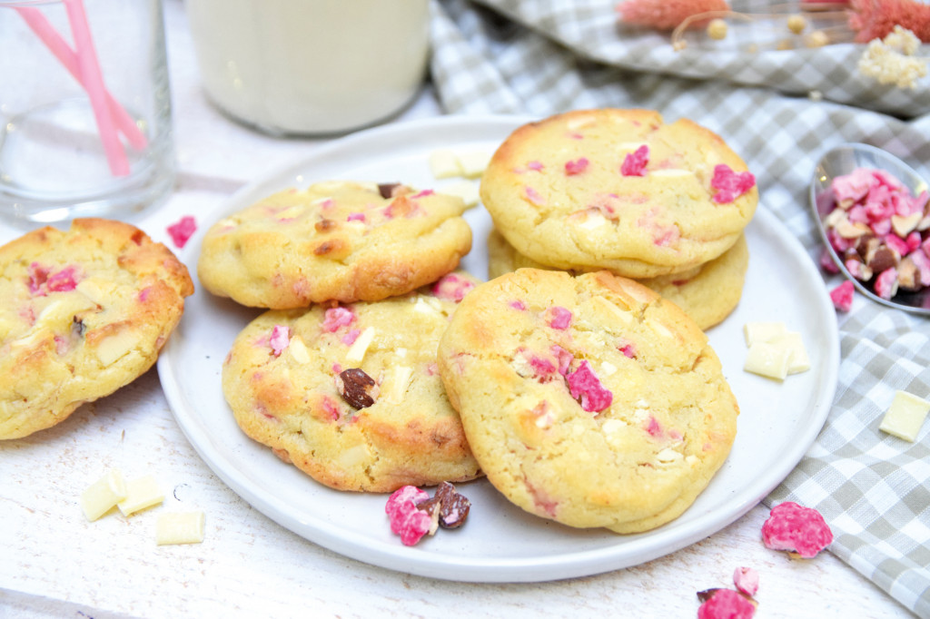 Recette cookies américains pralines roses et chocolat blanc