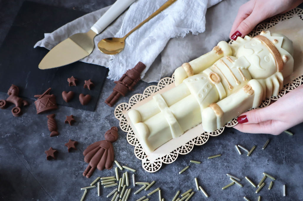 Recette bûche entremets crème de marrons et chocolat blanc thème Casse-Noisette