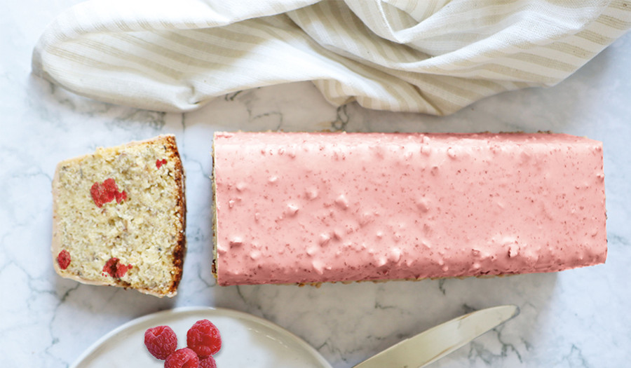 Recette cake framboise glaçage rocher chocolat rose